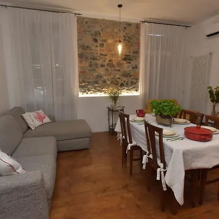 Zeneli&zeneli Apartment